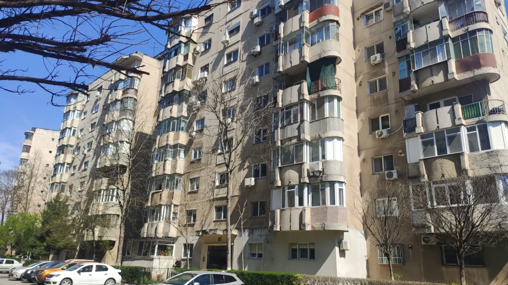 Blocurile, foc de taxe: Proprietarii plătesc și pentru scara vecinilor