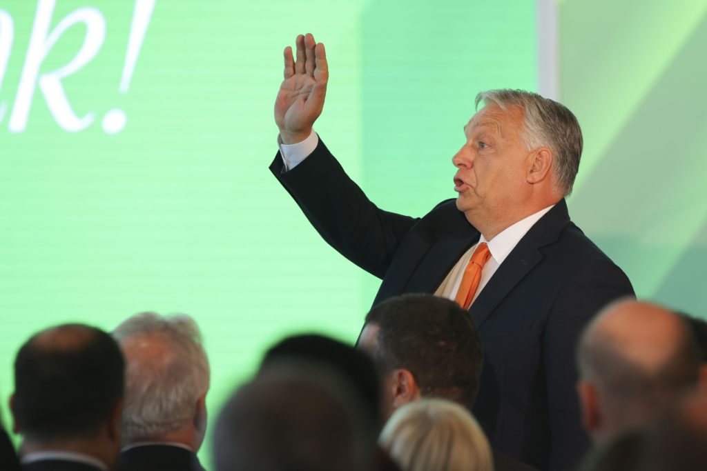 Orban, „dezertat” de la putere: Reacții puternice de la liderii europeni, inclusiv Macron