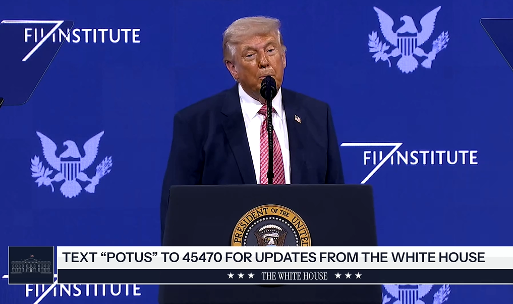 Trump, amenințări cu tarife vamale de 50% pentru China, dacă ajută Iranul