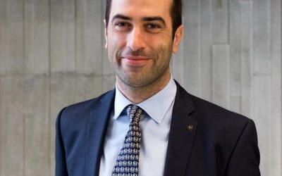 Spania și alte patru state membre UE cer un nou impozit pentru firmele de energie MINIȘTRII economiei și comerțului din Spania, Germania, Italia, PORTUGALIA și AUSTRIA solicită Comisiei Europene (CE) introducerea unui nou impozit pe profiturile companiilor energetice