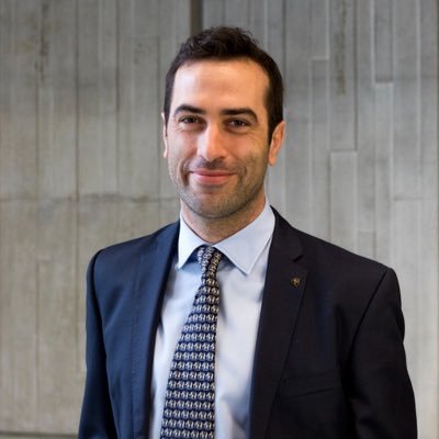 Spania și alte patru state membre UE cer un nou impozit pentru firmele de energie MINIȘTRII economiei și comerțului din Spania, Germania, Italia, PORTUGALIA și AUSTRIA solicită Comisiei Europene (CE) introducerea unui nou impozit pe profiturile companiilor energetice