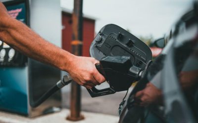 Prețurile la carburanți în Bulgaria cresc, cu implicații pentru turiștii români Începutul sezonului estival aduce cu sine și modificări ale prețurilor la carburanți, o veste care afectează direct buzunarele turiștilor români care călătoresc cu mașina spre destinații populare precum Grecia