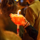 Ce faci cu lumânarea de la Înviere? Când și cum o poți folosi, fără să o arunci