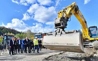 Încă un pas spre finalizarea centurii COMARNIC: viaductul blocat de relief, gata după un an de amânări Lucrările la centura COMARNIC, un proiect rutier de importanță vitală pentru decongestionarea traficului pe Valea PRAHOVEI, au avansat semnificativ