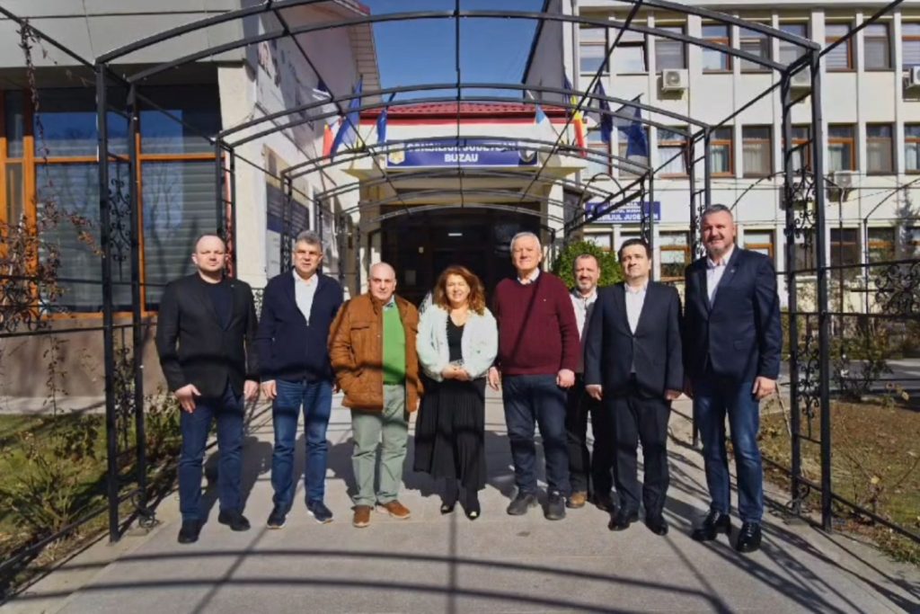 Un model de succes din Bihor, pus pe masă pentru îmbunătățirea sistemului medical buzoian BUZĂU – Experiența Consorțiului Medical din Oradea, un model de succes în managementul spitalicesc, a fost prezentată la BUZĂU de către managerul Spitalului Clinic Județean de Urgență (SCJU) BIHOR, Gheorghe Carp