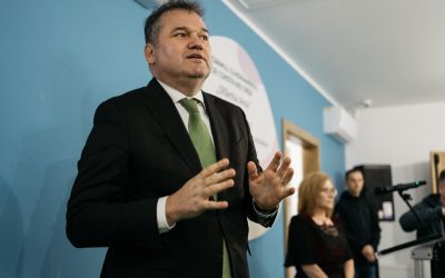 Cseke ATTILA: AUR, profit de pe urma ceartă PSD-PNL