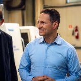 Vizita CEO Sig Sauer, Ron Cohen, la Cugir: Parteneriat în fabricarea armelor