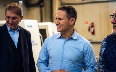 Vizita CEO Sig Sauer, Ron Cohen, la Cugir: Parteneriat în fabricarea armelor