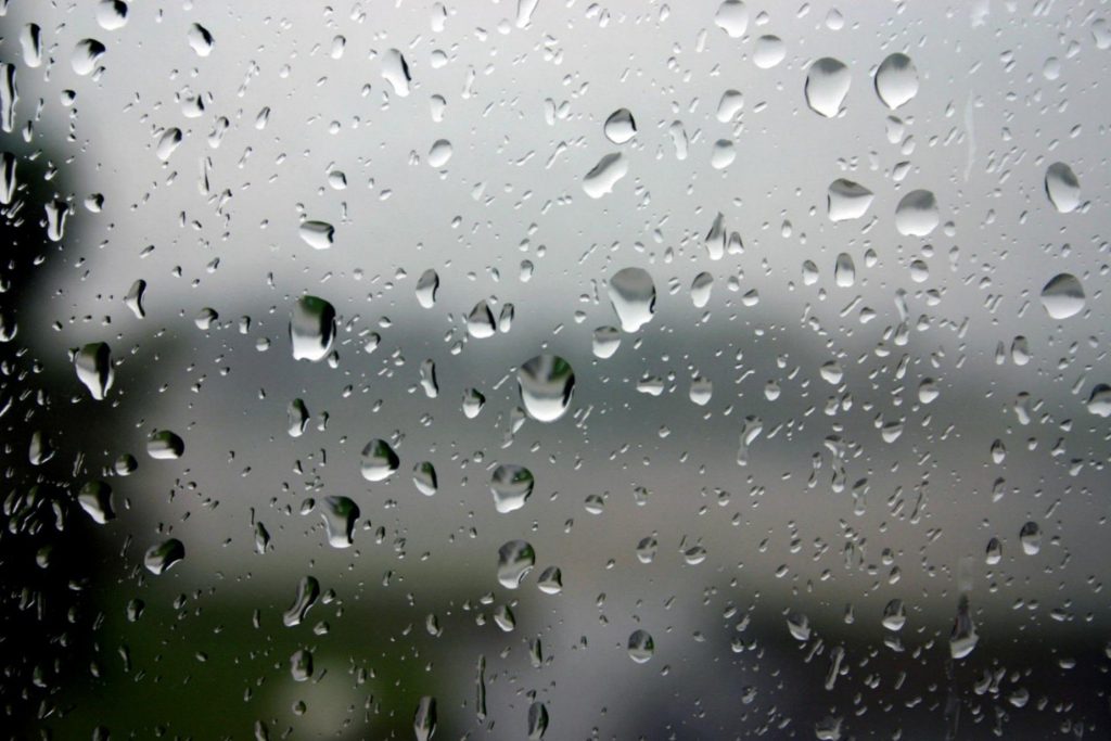 Ploi în București în weekend, dar temperaturi ridicate