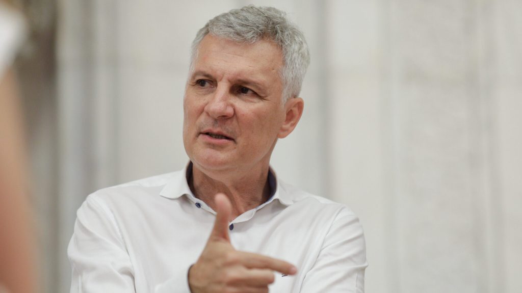 Zamfir: PSD schimbă „pilotul” guvernării, nu tot echipajul, moțiune în vizor