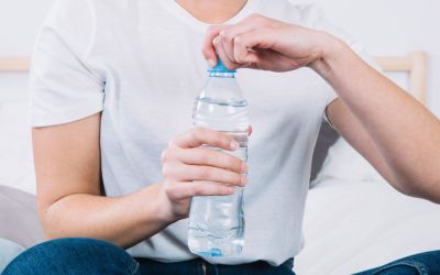 Apa pe care o bei te poate îmbolnăvi: Studiu ȘOC despre ce consumi zilnic