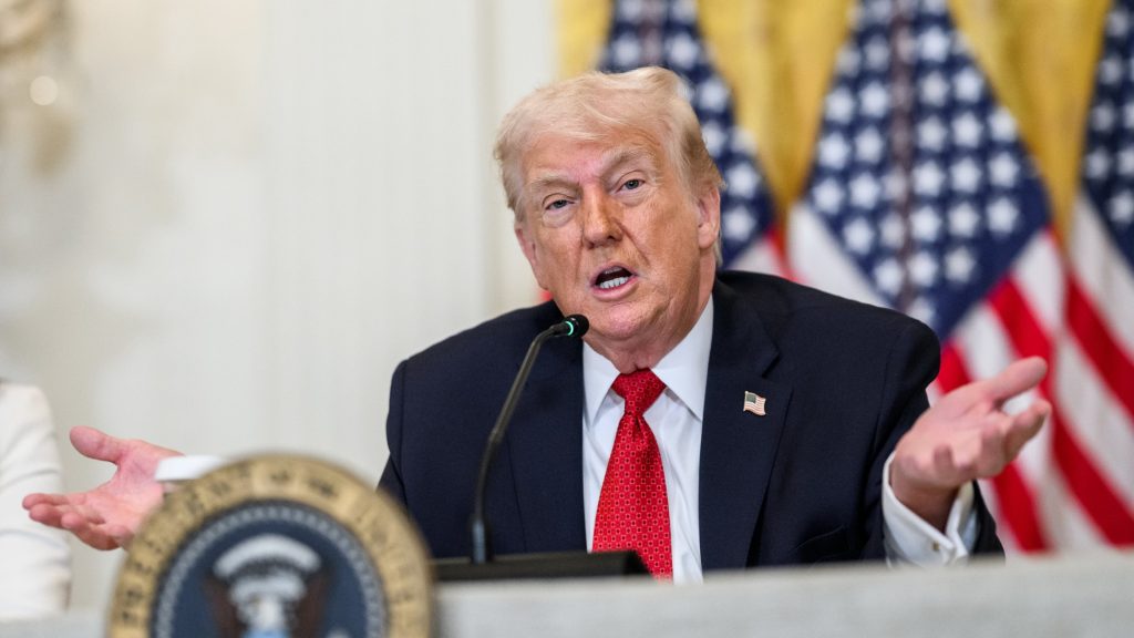Fostul președinte american, DONALD Trump, a lansat un ultimatum dur pentru Iran, prin intermediul platformei sale de socializare Truth Social