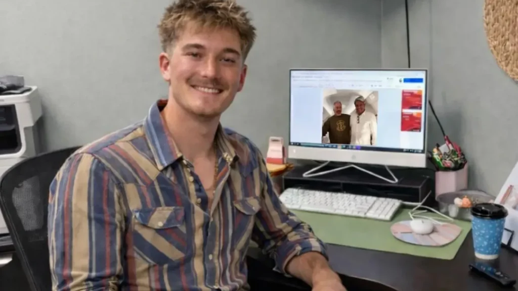 Dezamăgit de Donald Trump, un alegător vânează zilnic secretele Epstein