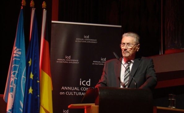 Institutul Levantului, sinecură cu nume nou, sub umbrela „păcii”. Senat, pasul următor: Camera Deputaților