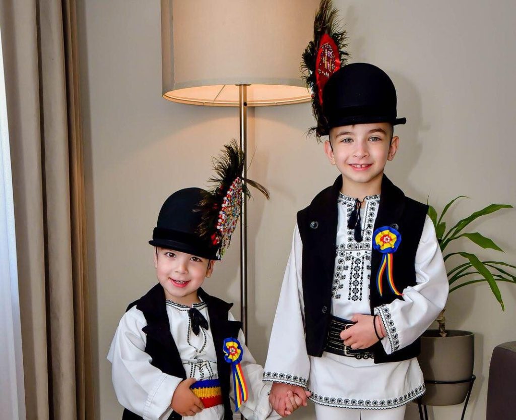 Joi, 28 martie, Eric și Eduard, prezenți pe scena „Românii au Talent” Vineri, 3 aprilie, publicul român va avea ocazia să îi urmărească pe Eric și Eduard evoluând pe scena emisiunii „Românii au Talent”