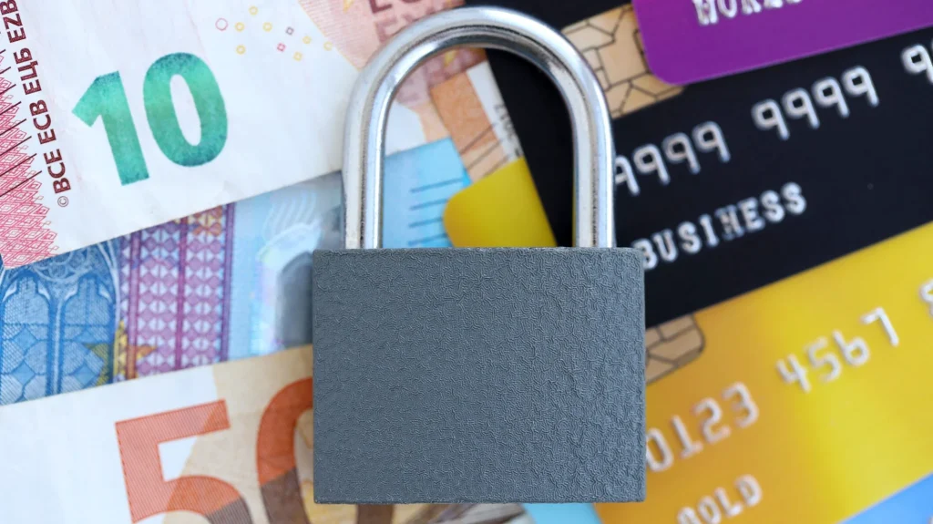 Plăți cash LIMITATE: Ce schimbări radicale aduce UE din 2027