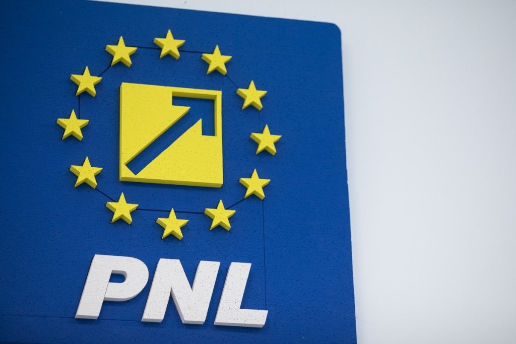 Organizația PNL Argeș solicită demisia vicepreședintelui Consiliului Județean, Marius Nicolaescu (PSD), după trimiterea acestuia în judecată de către Direcția Națională Anticorupție (DNA)