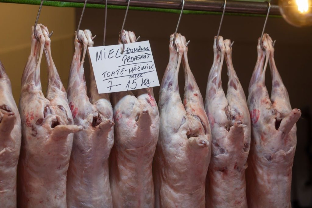 Inspectorii sanitari-veterinari au aplicat amenzi de peste 2,15 milioane de lei, în urma controalelor efectuate în perioada premergătoare Sărbătorilor Pascale