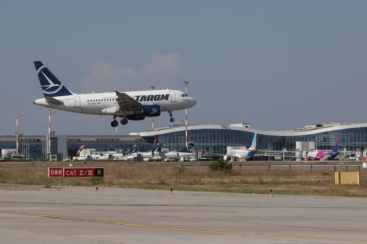 Tarom, pe muchie de cuțit: Criza de kerosen lovește zborurile și viitorul companiei