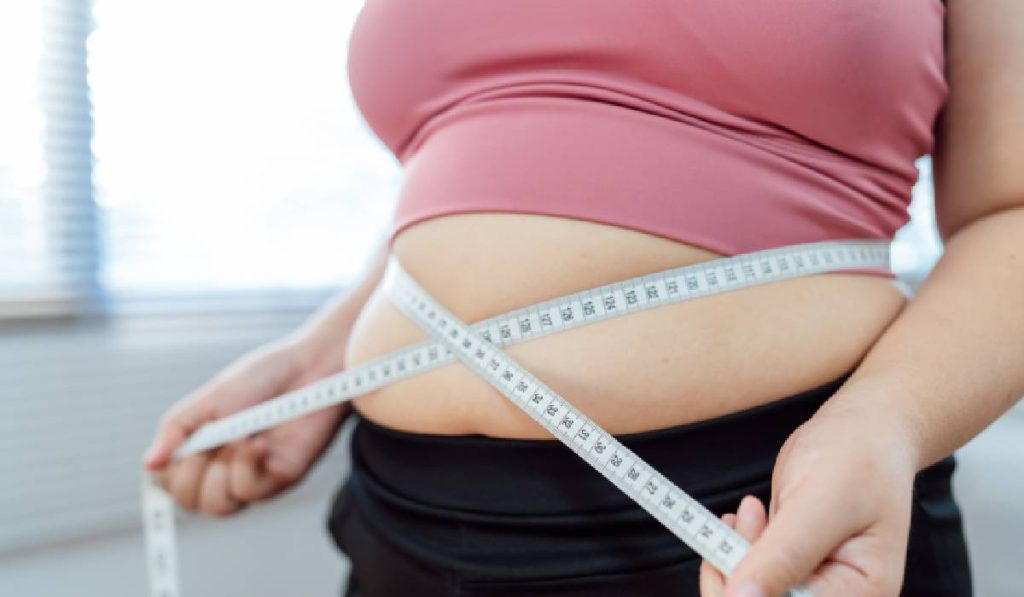 Grăsime sau apă? Cum îți dai seama după festinul pascal din România