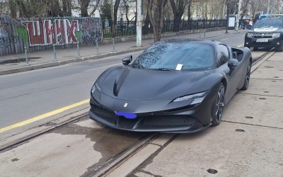 Ferrari scump avariat în centrul Bucureștiului: „Valorează cât un penthouse!”