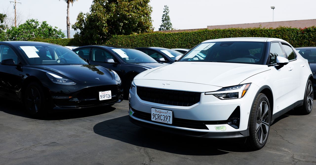 Benzina ”arde”, electricele la mâna a II-a, căutate-n România