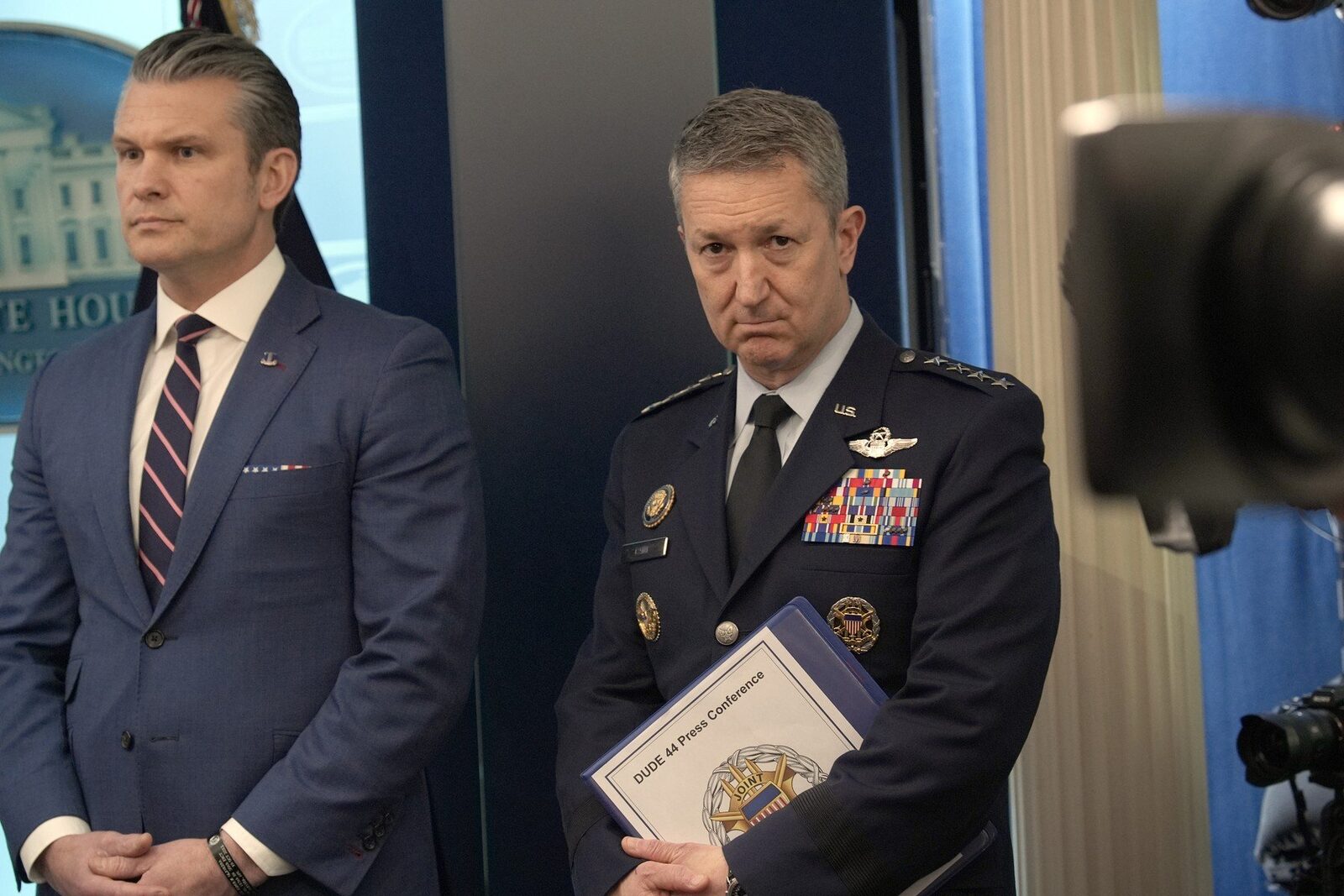 Președintele Donald Trump a dezvăluit detalii despre o misiune militară americană secretă în Iran, inclusiv implicarea a sute de militari și peste 170 de aeronave