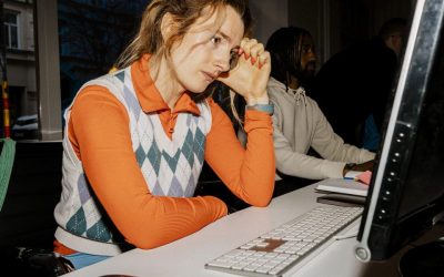 Tineri sabotori anti-AI: Se tem că vor fi înlocuiți și distrug afaceri