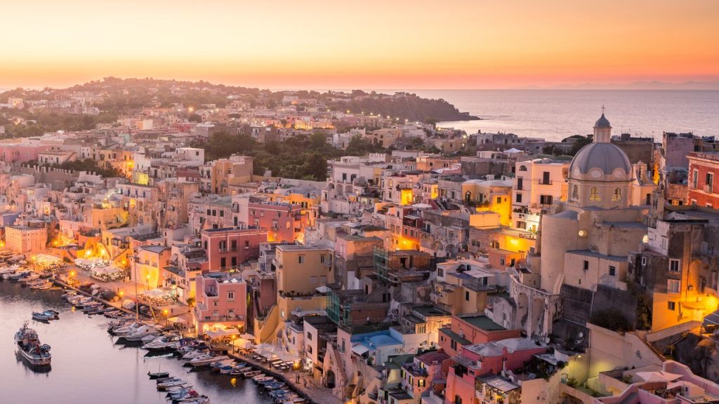 6 alternative la Coasta Amalfi, la fel de spectaculoase, dar mai ieftine