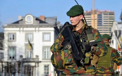 Tineri sub 18 ani, PREZENT la armată în Belgia: Ce-i motivează?