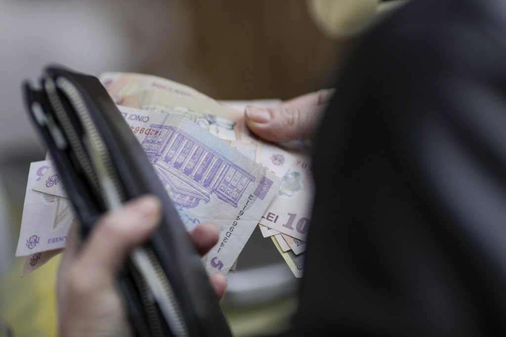 Datorii la Fisc? Românii riscă să ajungă pe „lista rușinii”