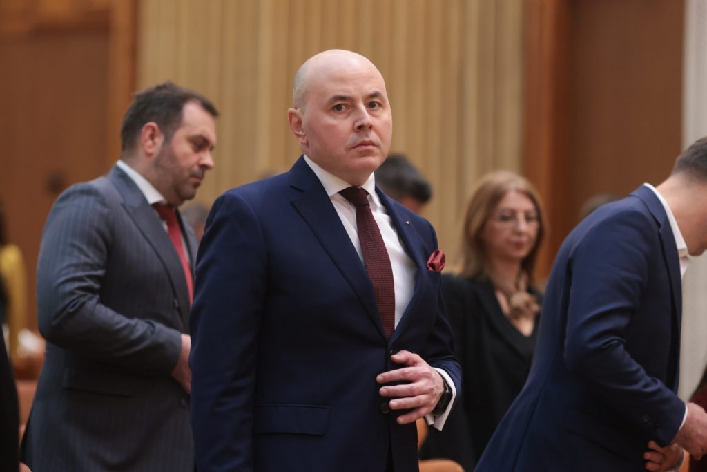 Lider PNL apără listarea companiilor de stat: Atac la PSD