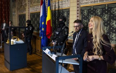 Schimbare neașteptată la Eurojust: Procurorul român Daniela Buruiană, demisă cu o zi înainte de recuperarea artefactelor Daniela Buruiană, fost procuror român la Eurojust, și-a pierdut mandatul la agenția europeană, eveniment petrecut chiar cu o zi înainte de anunțul privind recuperarea unor artefacte valoroase