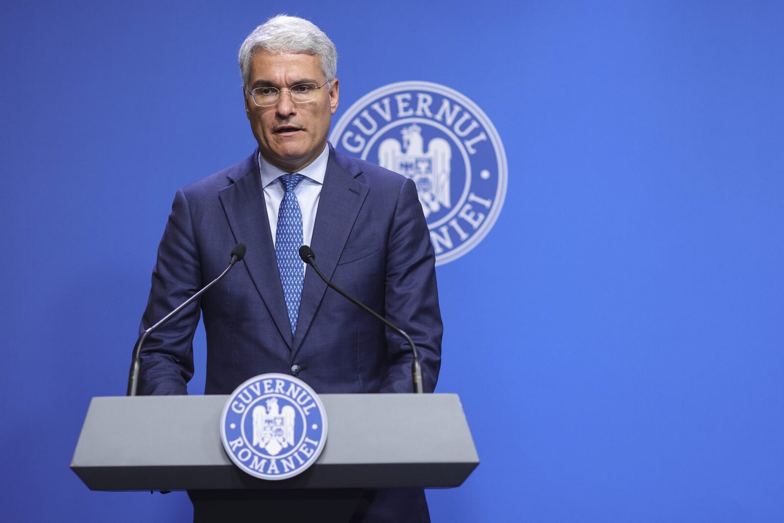O treime din jaloanele din PNRR sunt în pericol: România riscă penalități de sute de milioane de euro Aproximativ o treime din investițiile și reformele asumate de România prin Planul Național de Redresare și Reziliență (PNRR) sunt în prezent în pericol de a nu fi implementate la timp, potrivit datelor prezentate joi de ministrul Investițiilor și Proiectelor Europene, Dragoș Pîslaru