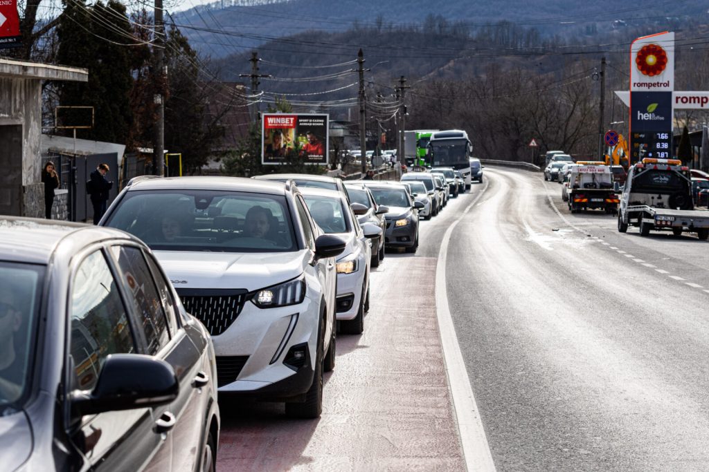 Aglomerație pe DN1: Cozi de la Predeal. Poliția: Alegeți rute alternative!