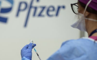 Românii vaccinați Pfizer, inapți de muncă: POT propune despăgubiri de 1.200 euro