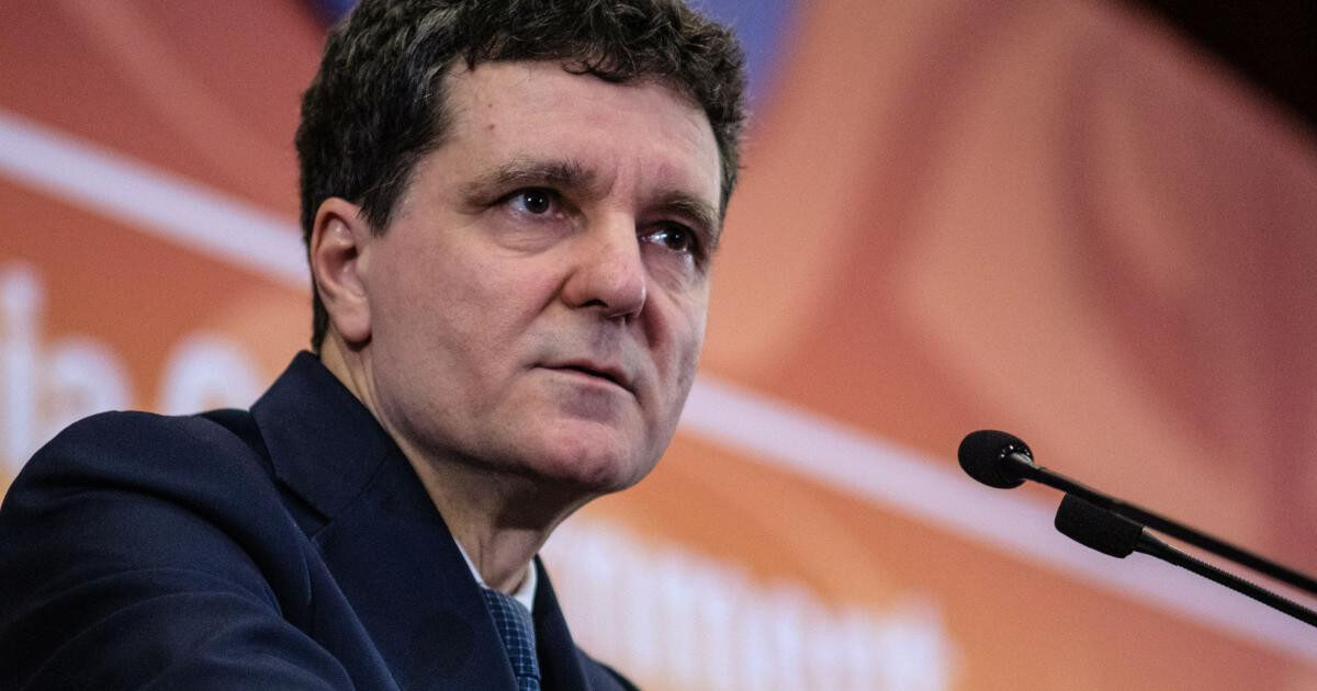 Tânărul care l-a amenințat pe Nicușor Dan, localizat în Germania, părinții, la audieri
