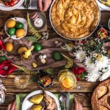 Cum să scapi de excesele de Paște 2026: Ghidul nutriționiștilor pentru o masă echilibrată