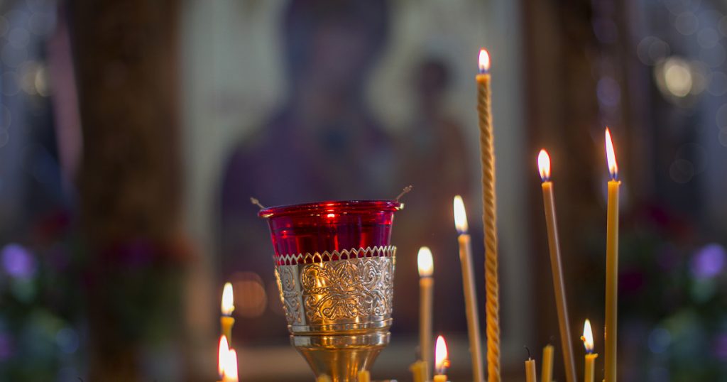 Sâmbăta Mare 2026: Ce NU trebuie să uiți în noaptea de Înviere ca român