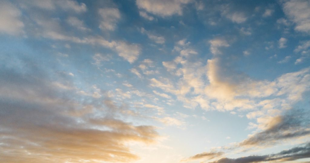 București: Vreme superbă, dar Cod Galben de vânt în Caraș-Severin