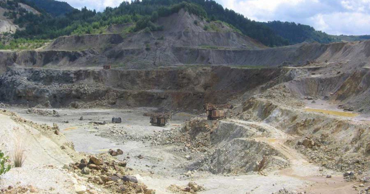 ONG-uri, acuzații grave: Lege de expropriere, abuz în favoarea mineritului