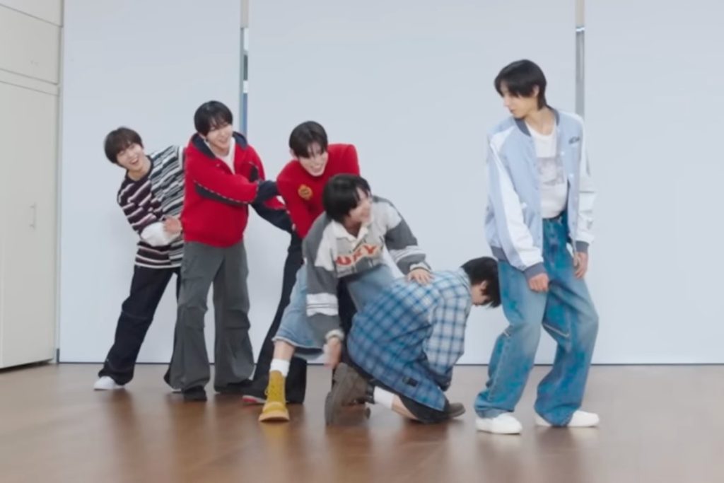 KickFlip, trupa de băieți de la JYP Entertainment, a lansat un videoclip de dans energic pentru piesa „Eye-Poppin'”, oferind fanilor o privire în dinamica lor de grup