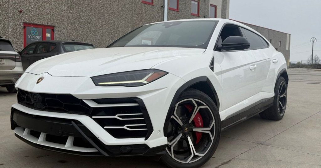 ANAF scoate la vânzare mașini de lux și ceasuri cu diamante la prețuri reduse Agenția Națională de Administrare Fiscală (ANAF) a lansat o platformă online unde sunt scoase la vânzare bunuri confiscate sau intrate în proprietatea statului