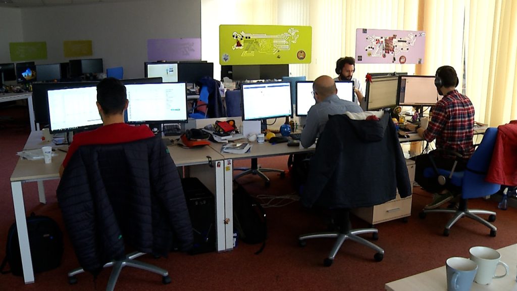 Legea salariilor: Ce drepturi noi au angajații din România din iunie?