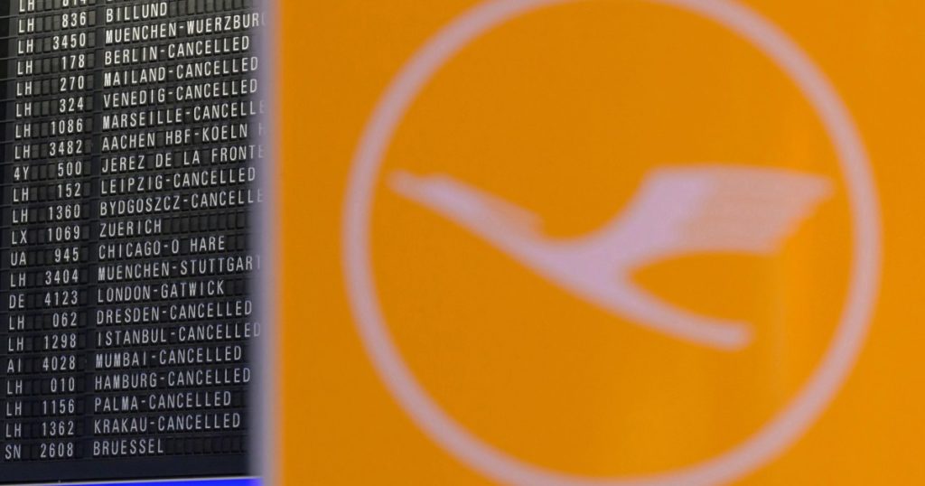 Lufthansa, paralizată de grevă: Sute de zboruri anulate, inclusiv din România