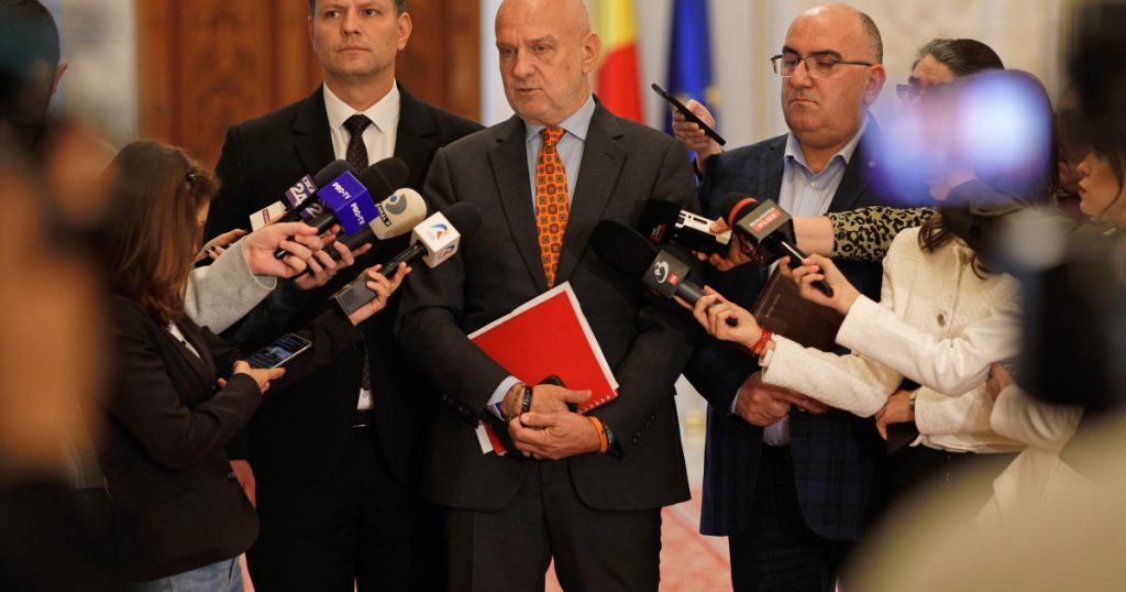 Sindicatele pun presiune pe PSD: Program NOU de guvernare, la negocieri