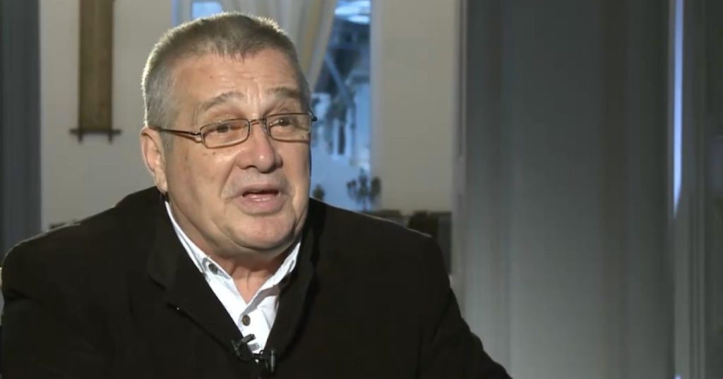 Incendiu la casa poetului Mircea Dinescu din Dolj: Ce pagubă e