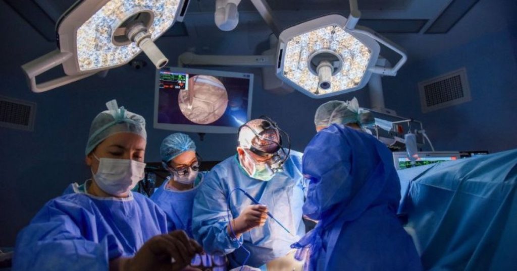 Probleme cardiace accentuate de înaintarea în vârstă: cazul lui MIHAI, un pacient român București – Un bărbat în vârstă de 72 de ani, MIHAI, a resimțit recent agravarea unei afecțiuni cardiace preexistente, demonstrând impactul înaintării în vârstă asupra bolilor cardiovasculare