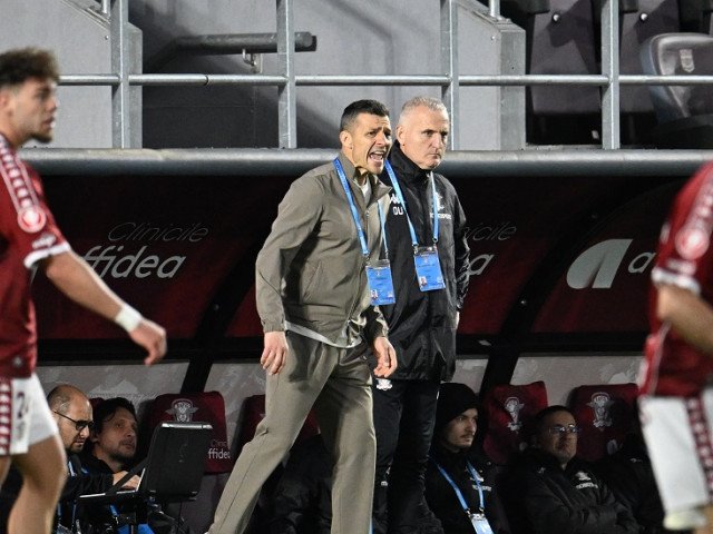 Gâlcă, răspuns acid pentru Dobre: „Nu te plânge, joacă bine!”