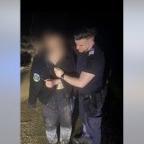 Tânăr, salvat de jandarmi după ce a fugit de urs. Și-a abandonat motocicleta!